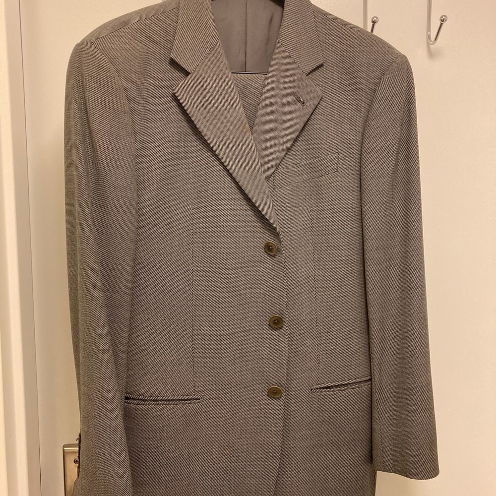 Armani collezioni @ Saks Fifth Ave suit made in Italy